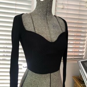 Hera Collection Womens sz S Ribbed V Low Neck Crop Top Long Sleeves Black